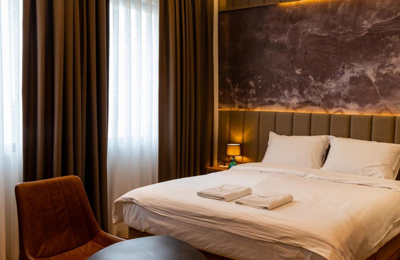 Roadside Hotel Lipjan Ngoại thất bức ảnh