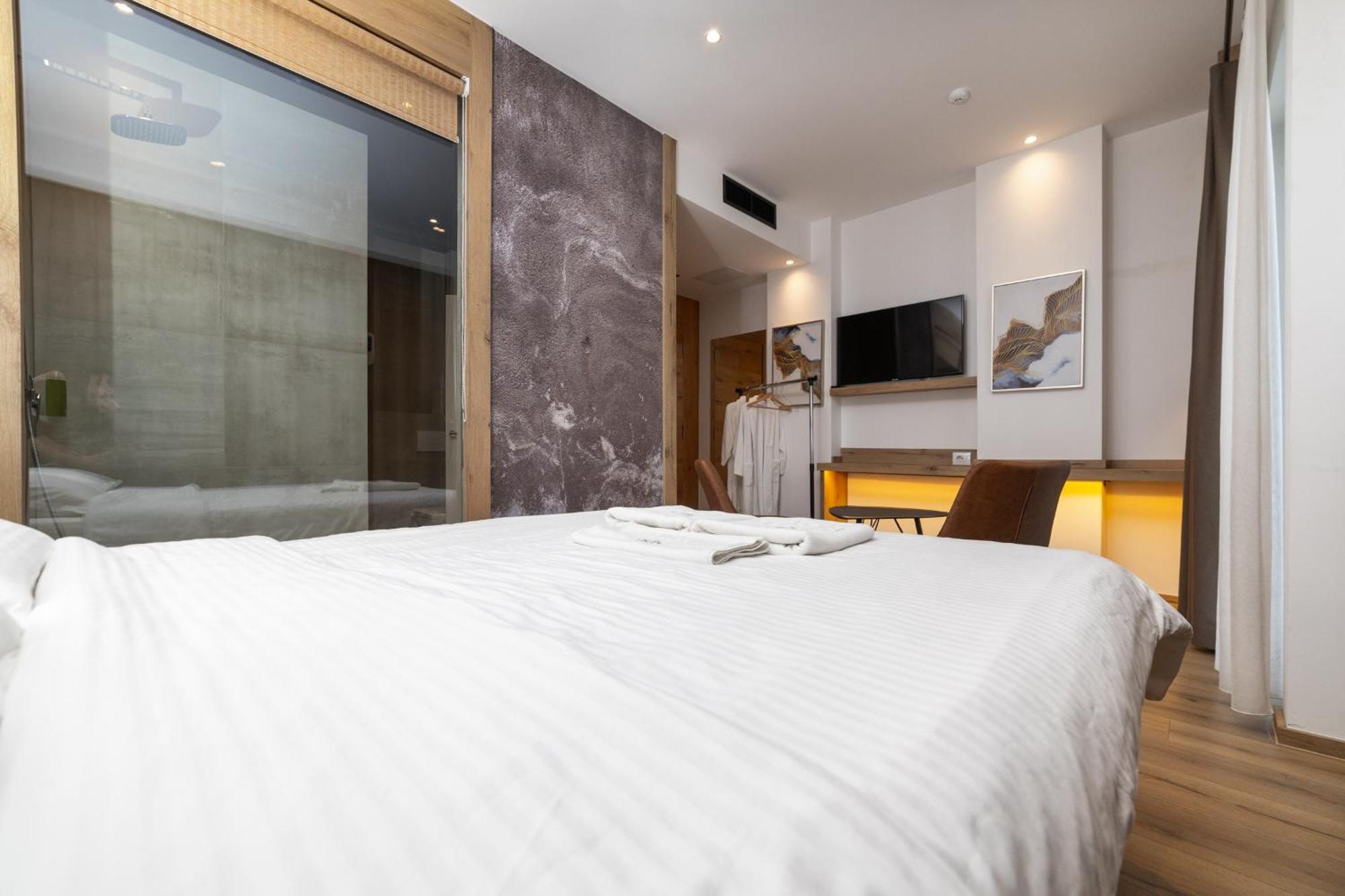 Roadside Hotel Lipjan Ngoại thất bức ảnh