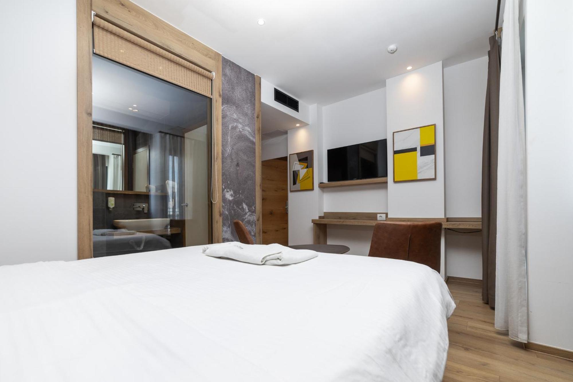 Roadside Hotel Lipjan Ngoại thất bức ảnh