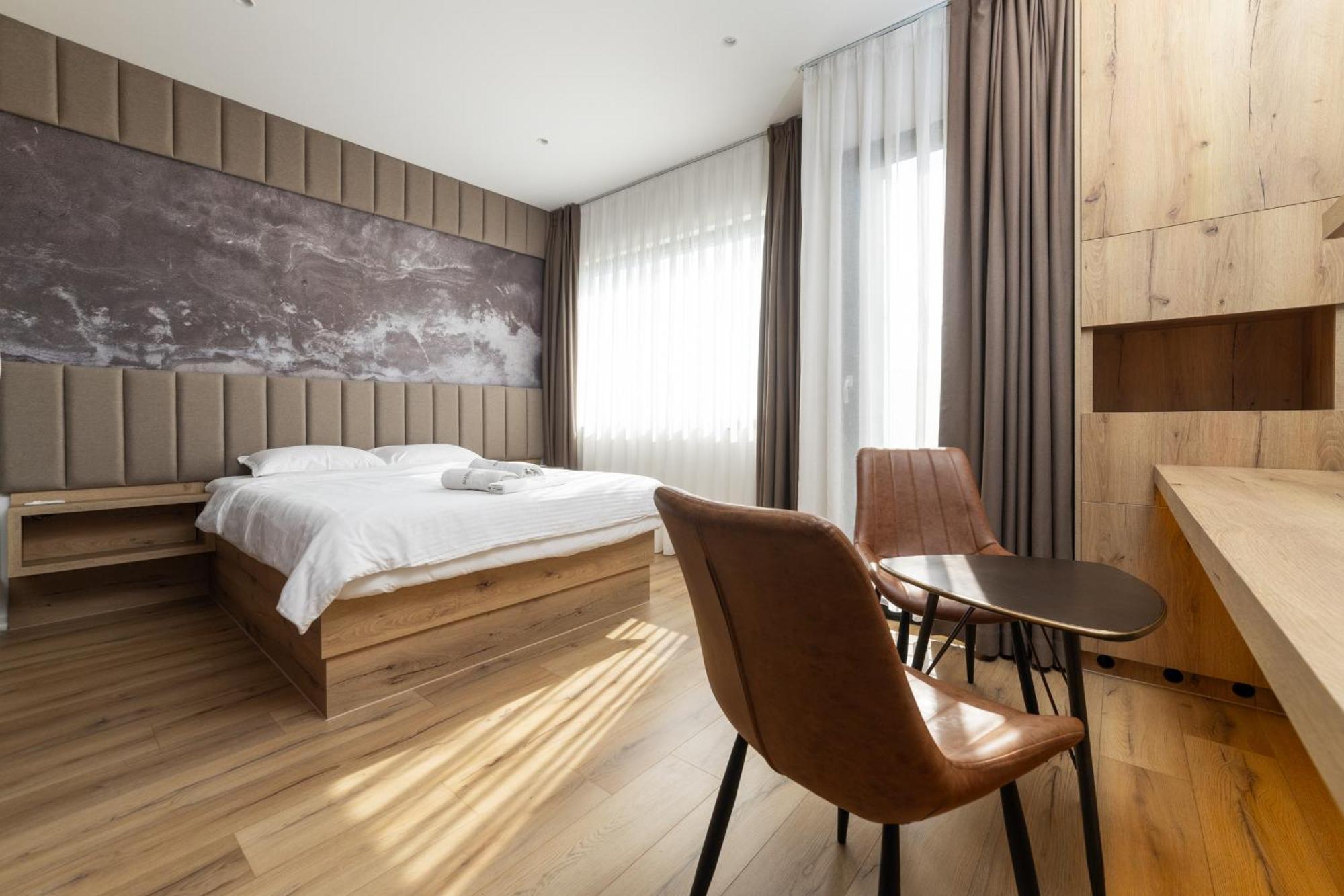 Roadside Hotel Lipjan Ngoại thất bức ảnh