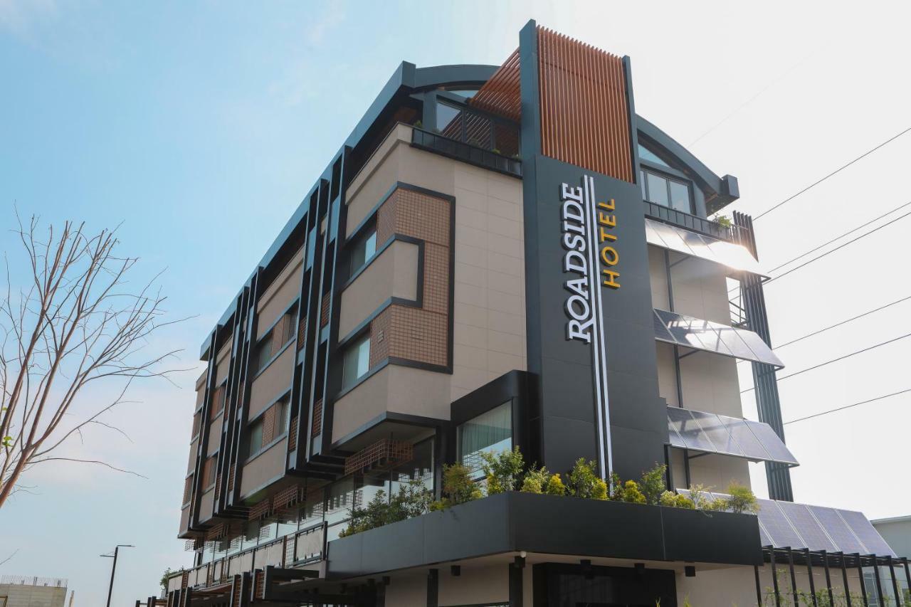Roadside Hotel Lipjan Ngoại thất bức ảnh